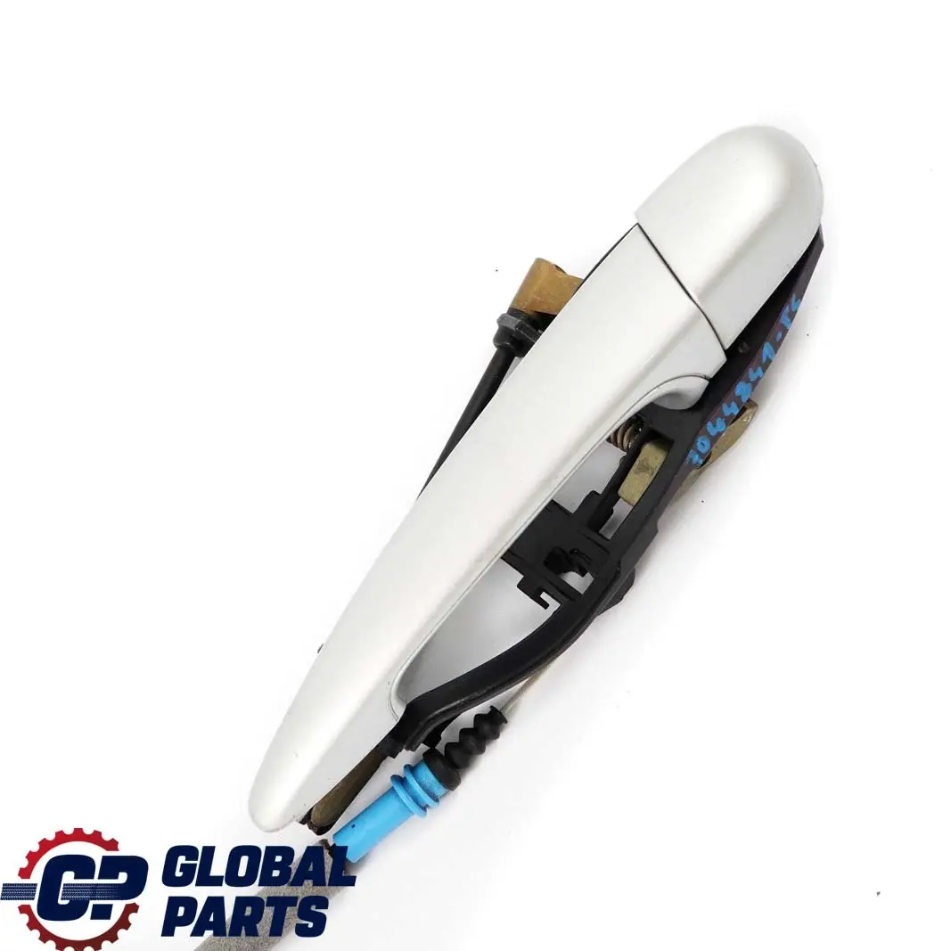 manija De La puerta exterior trasera izquierda Titansilber Metallic 354 para BMW E46 con número de pieza 7044841 BMW E46 manija De La puerta exterior trasera izquierda Titansilber Metallic 354 - SKU 7044841-TS - Número de pieza 7044841