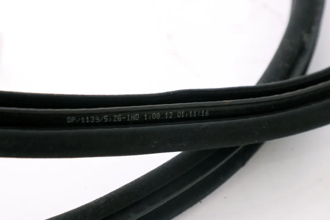 BMW E65 E66 Uszczelka Drzwi Tylnych Tył - SKU 7044948 - Numer Części 7044948