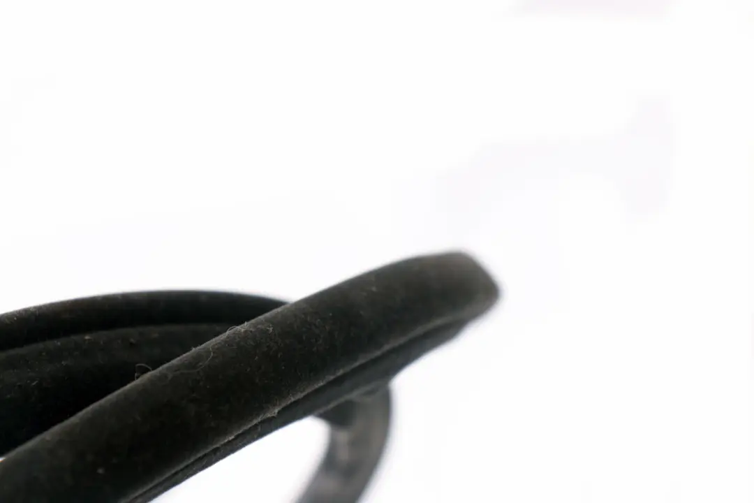 Protection Des Bords Porte Arriere Gauche Droite Noir pour BMW E65 E66 à propos du numéro de pièce 7044948 BMW E65 E66 Protection Des Bords Porte Arriere Gauche Droite Noir - SKU 7044948 - Numéro de pièce 7044948