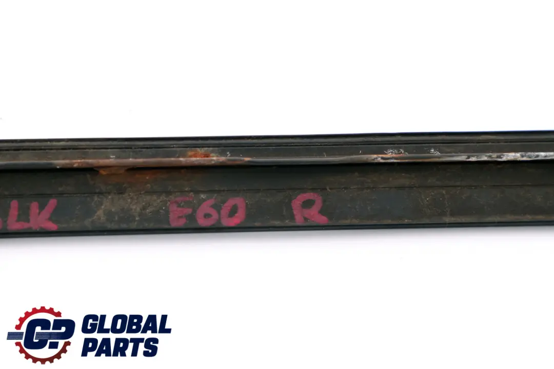 BMW E60 Parabrezza Anteriore Gocciolamento Modanatura Nero Opaco Destra - SKU 7045448-BLK - Numero di parte 7045448