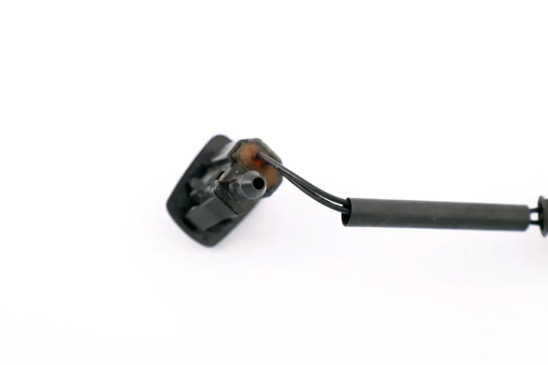 Spray Nozzle Windscreen Washer 7132969 to BMW E60 E61 with Part number 7046060 BMW E60 E61 Spray Nozzle Windscreen Washer 7132969 - SKU 7046060-1 - Part number 7046060