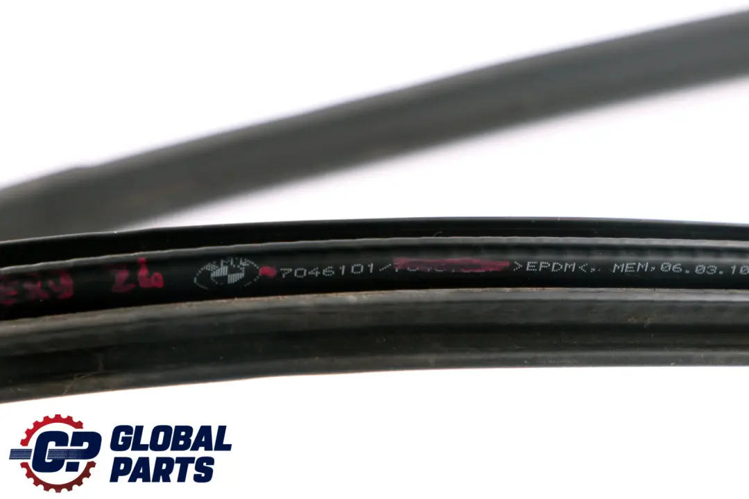 Guarnizione Protezione Bordo Porta Anteriore Sinistra per BMW Z4 E89 con numero di parte 7046101 BMW Z4 E89 Guarnizione Protezione Bordo Porta Anteriore Sinistra - SKU 7046101 - Numero di parte 7046101