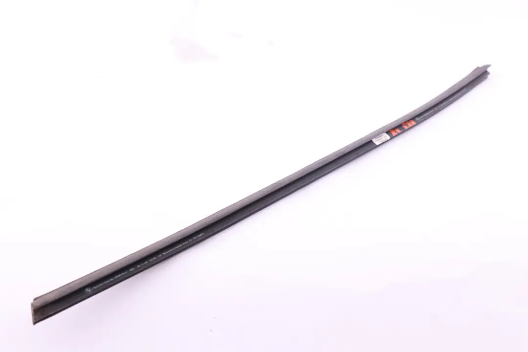 Channel Cover Exterior Door Front Left pour BMW Z4 E89 à propos du numéro de pièce 7046105 BMW Z4 E89 Channel Cover Exterior Door Front Left - SKU 7046105 - Numéro de pièce 7046105