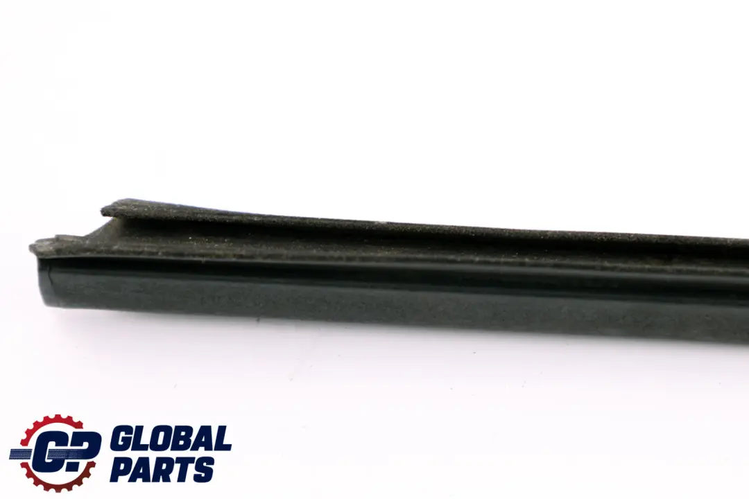 Chiusino Esterno Porta Anteriore Destra per BMW Z4 E89 con numero di parte 7046106 BMW Z4 E89 Chiusino Esterno Porta Anteriore Destra - SKU 7046106 - Numero di parte 7046106