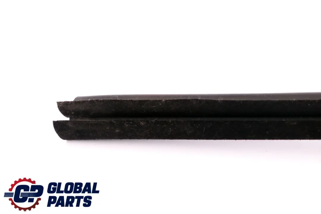 Trasero Derecho Panel Interior Chanel Sello para BMW Z4 E89 Cabrio con número de pieza 7046124 BMW Z4 E89 Cabrio Trasero Derecho Panel Interior Chanel Sello - SKU 7046124 - Número de pieza 7046124