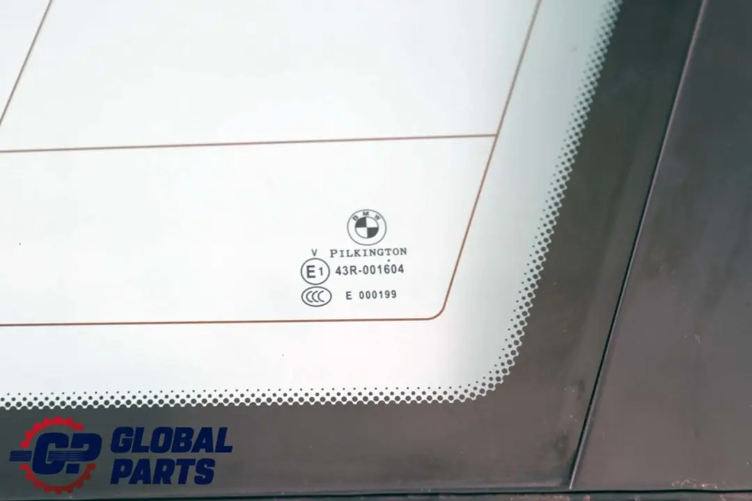 Finestrino Laterale Nero Guarnizione Posteriore Destra AS3 per BMW F11 con numero di parte 7046272 BMW F11 Finestrino Laterale Nero Guarnizione Posteriore Destra AS3 - SKU 7046272 - Numero di parte 7046272