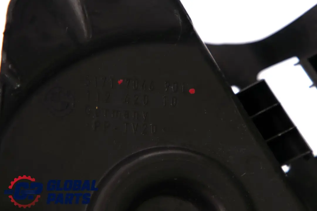 Abdeckung Federbeindom Links 5171 für BMW 5 er E60 E61 mit Teilenummer 7046901 BMW 5 er E60 E61 Abdeckung Federbeindom Links 5171 - SKU 7046901 - Teilenummer 7046901