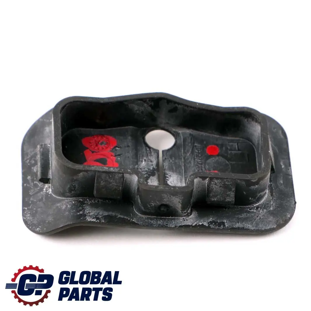 Finisher Cover Catch Bracket Left pour Mini Cooper One R50 R53 à propos du numéro de pièce 7047765 Mini Cooper One R50 R53 Finisher Cover Catch Bracket Left - SKU 7047765 - Numéro de pièce 7047765