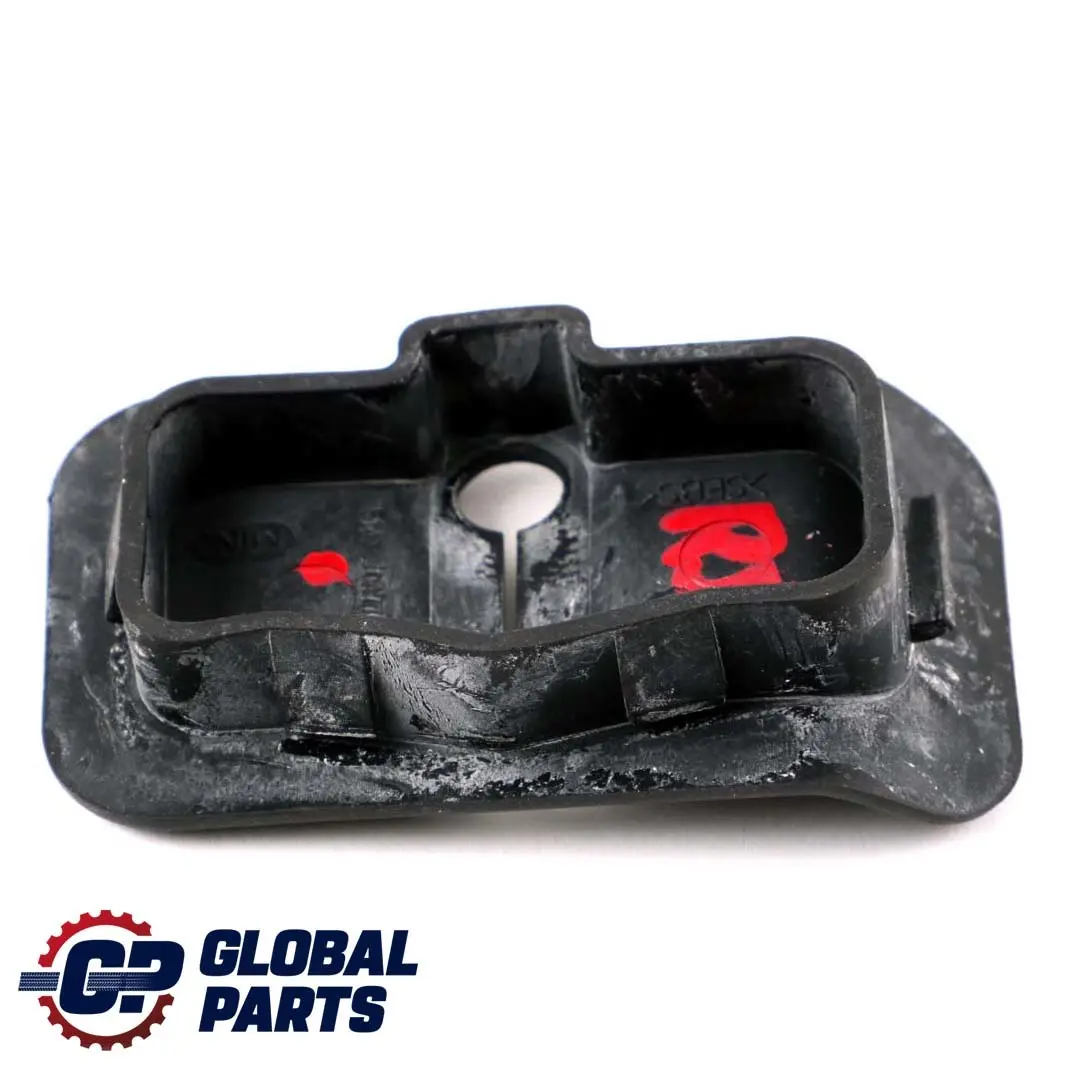 Tapa embellecedora Soporte De cierre Izquierda para Mini Cooper One R50 R53 con número de pieza 7047765 Mini Cooper One R50 R53 Tapa embellecedora Soporte De cierre Izquierda - SKU 7047765 - Número de pieza 7047765
