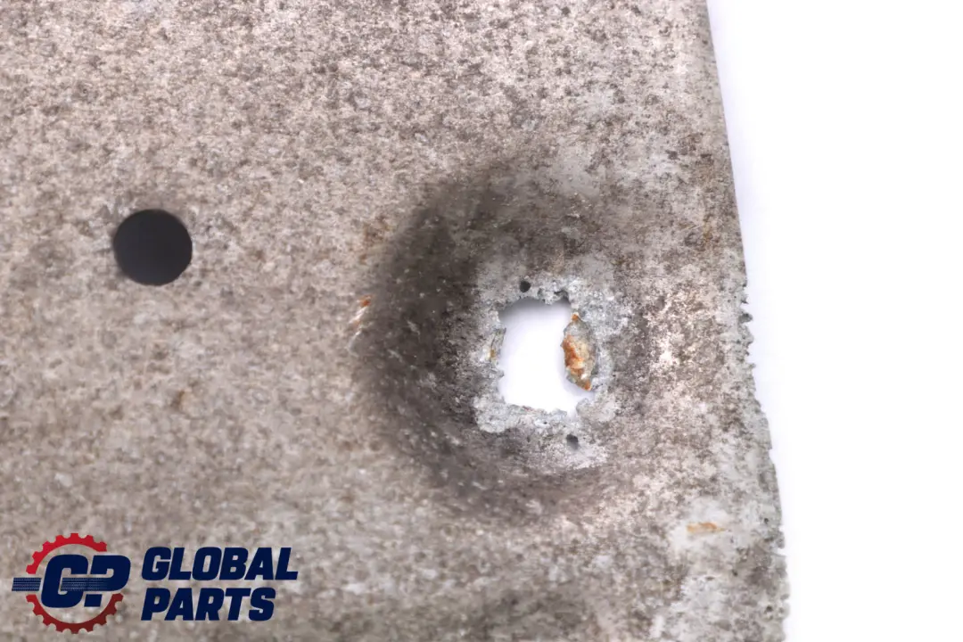 Blacha płyta osłona izolacja termiczna do BMW E85 E86 o numerze 7047808 BMW E85 E86 Blacha płyta osłona izolacja termiczna - SKU 7047808 - Numer Części 7047808