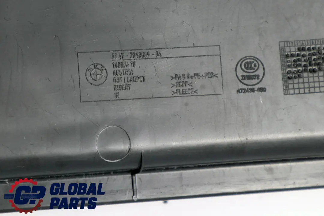 BMW X3 E83 Panneau d'habillage de coffre gauche Noir Anthrazit - SKU 7049039 - Numéro de pièce 51477049039