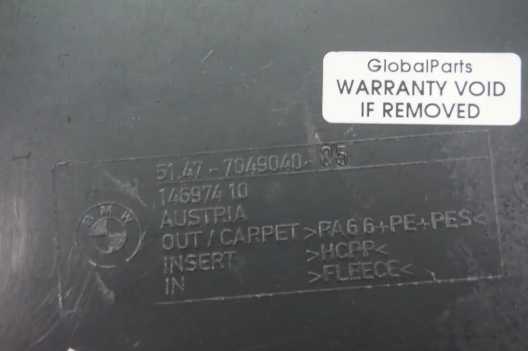 Obudowa tapicerka bagażnika do BMW E83 X3 o numerze 7049040 BMW E83 X3 Obudowa tapicerka bagażnika - SKU 7049040-3 - Numer Części 7049040