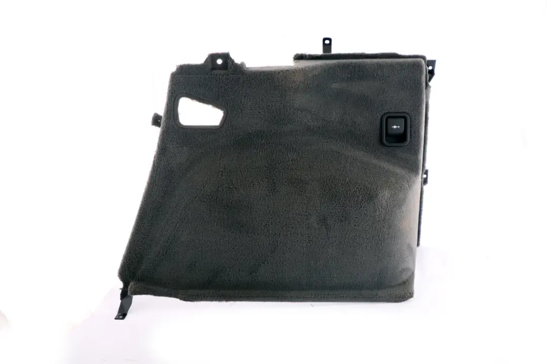 Coperchio Batteria Boot Trim Panel Destra Nero per BMW X3 E83 con numero di parte 51477049040 BMW X3 E83 Coperchio Batteria Boot Trim Panel Destra Nero - SKU 7049040 - Numero di parte 51477049040