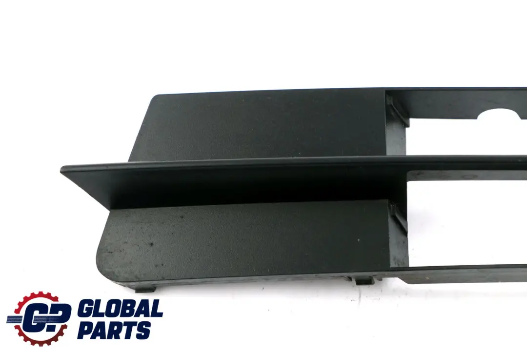 Gitter seitlich Links für BMW 5 er E60 E61 mit Teilenummer 7049243 BMW 5 er E60 E61 Gitter seitlich Links - SKU 7049243-1 - Teilenummer 7049243