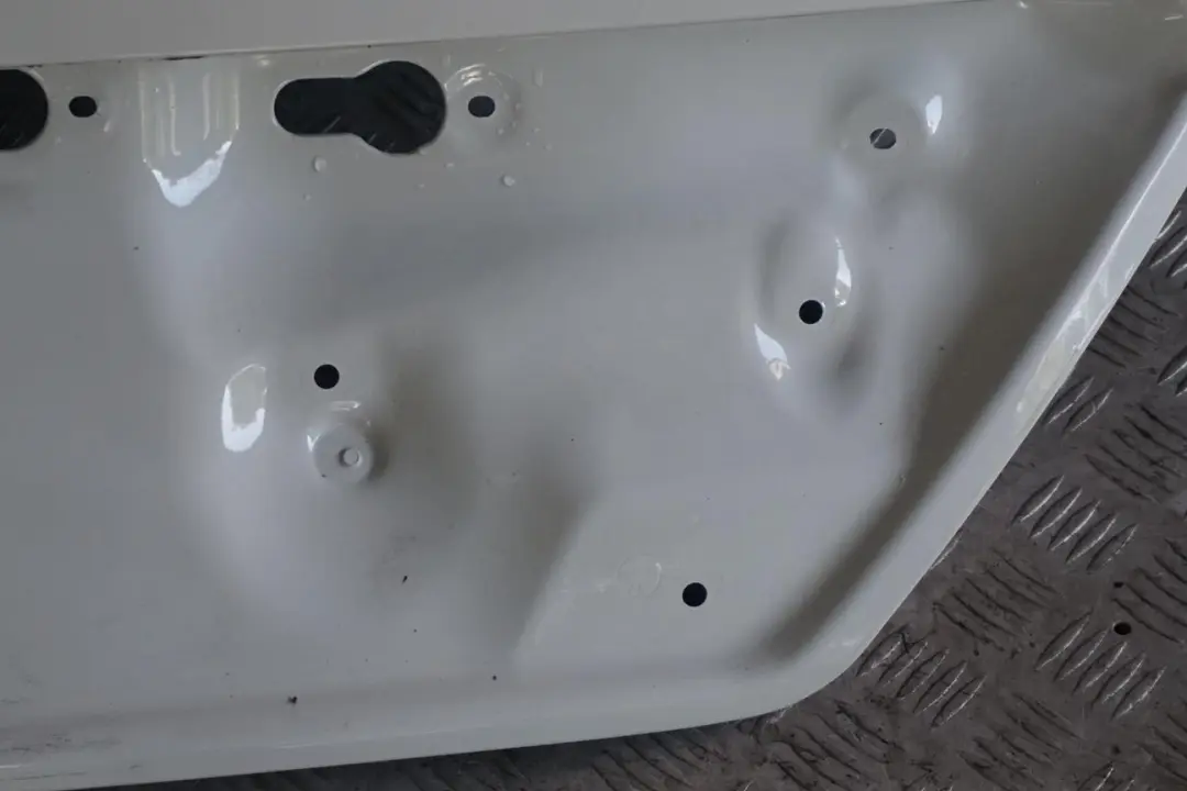 Trunk Lid Boot Tailgate Alpinweiss Alpine White - 300 to BMW 7 E65 E66 E67 with Part number 7049252 BMW 7 E65 E66 E67 Trunk Lid Boot Tailgate Alpinweiss Alpine White - 300 - SKU 7049252-AW - Part number 7049252