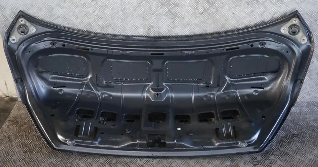 Klapa tylna tył black saphire do BMW 7 E65 E66 o numerze 7049252 BMW 7 E65 E66 Klapa tylna tył black saphire - SKU 7049252-BS2 - Numer Części 7049252