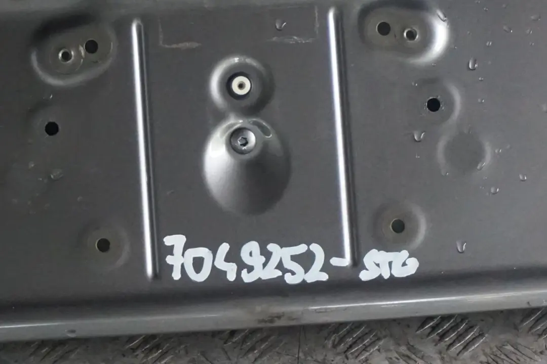 Klapa tylna tył goła Sterlinggrau do BMW E65 E66 o numerze 7049252 BMW E65 E66 Klapa tylna tył goła Sterlinggrau - SKU 7049252-STG - Numer Części 7049252