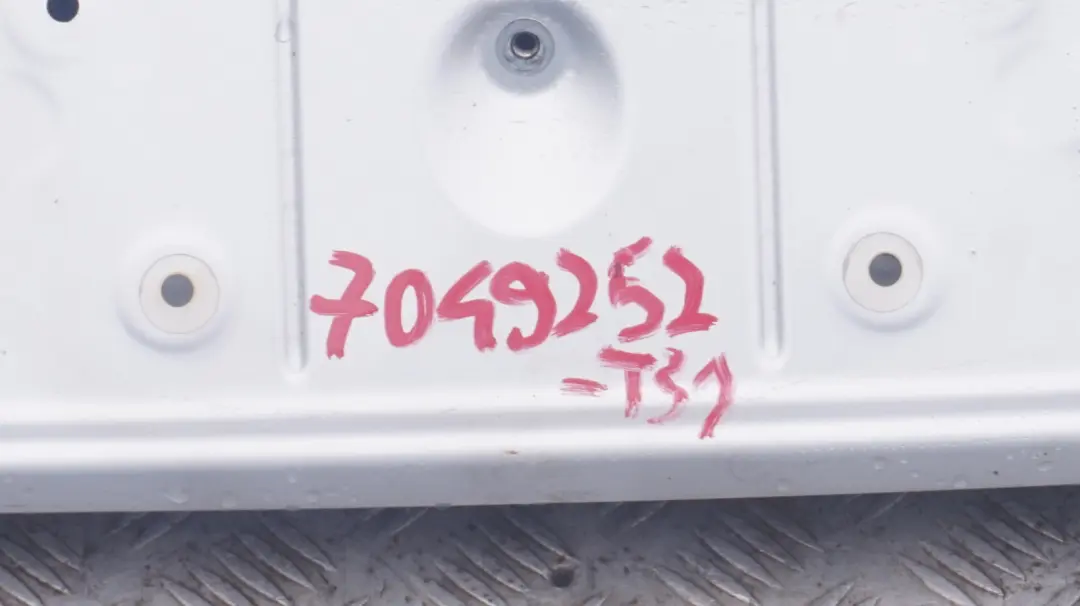 Genuine BMW 7 SERIES 1 E65 E66 E67 Trunk Lid Boot Tailgate Titansilber Silver to with Part number 7049252 Genuine BMW 7 SERIES 1 E65 E66 E67 Trunk Lid Boot Tailgate Titansilber Silver - SKU 7049252-TS1 - Part number 7049252