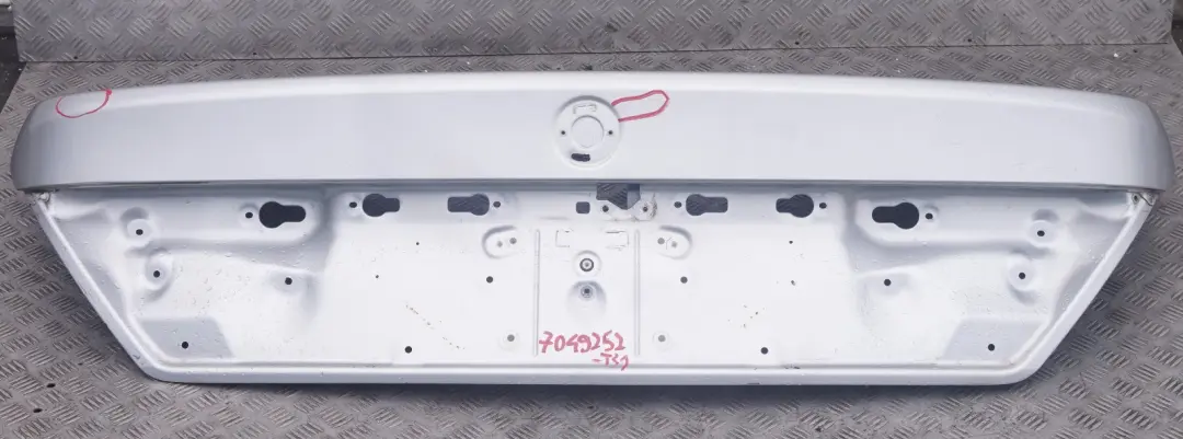 Genuine BMW 7 SERIES 1 E65 E66 E67 Trunk Lid Boot Tailgate Titansilber Silver to with Part number 7049252 Genuine BMW 7 SERIES 1 E65 E66 E67 Trunk Lid Boot Tailgate Titansilber Silver - SKU 7049252-TS1 - Part number 7049252