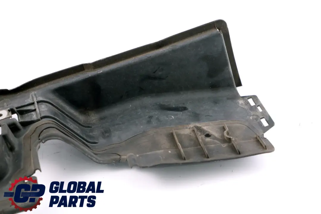 Kanał Wlot Powietrza Lewy Przód do BMW E60 E61 o numerze 51717050649 BMW E60 E61 Kanał Wlot Powietrza Lewy Przód - SKU 7050649 - Numer Części 51717050649