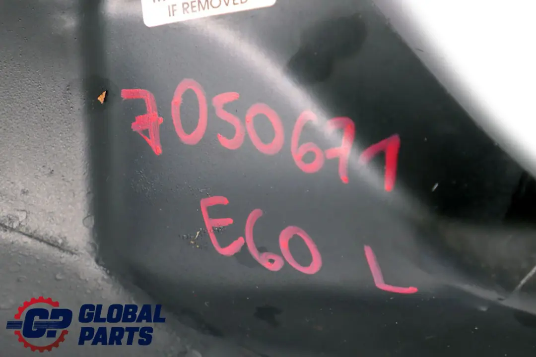Cloison Passage Roue Avant Gauche pour BMW 5 6 Series E60 E61 E63 E64 à propos du numéro de pièce 7050671 BMW 5 6 Series E60 E61 E63 E64 Cloison Passage Roue Avant Gauche - SKU 7050671 - Numéro de pièce 7050671