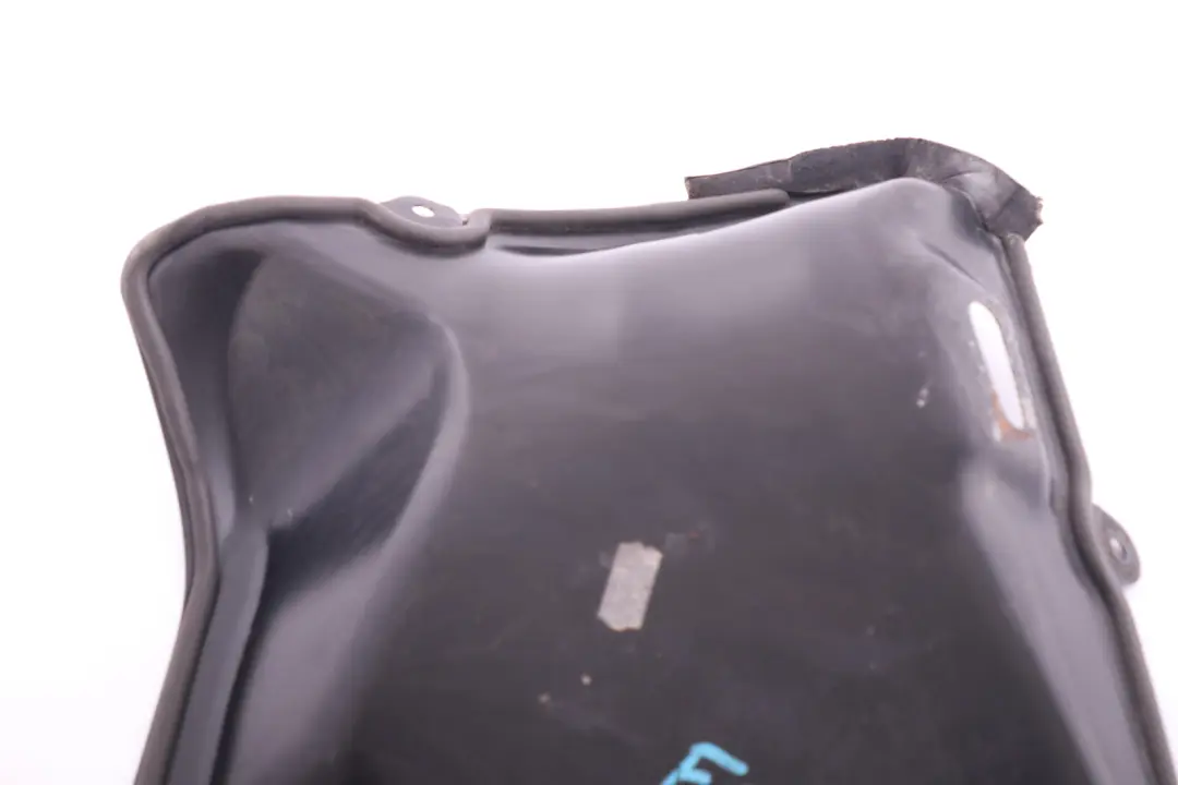 Ścianka działowa prawa BMW e60 e61 e63 e64 do o numerze 7050672 Ścianka działowa prawa BMW e60 e61 e63 e64 - SKU 7050672 - Numer Części 7050672