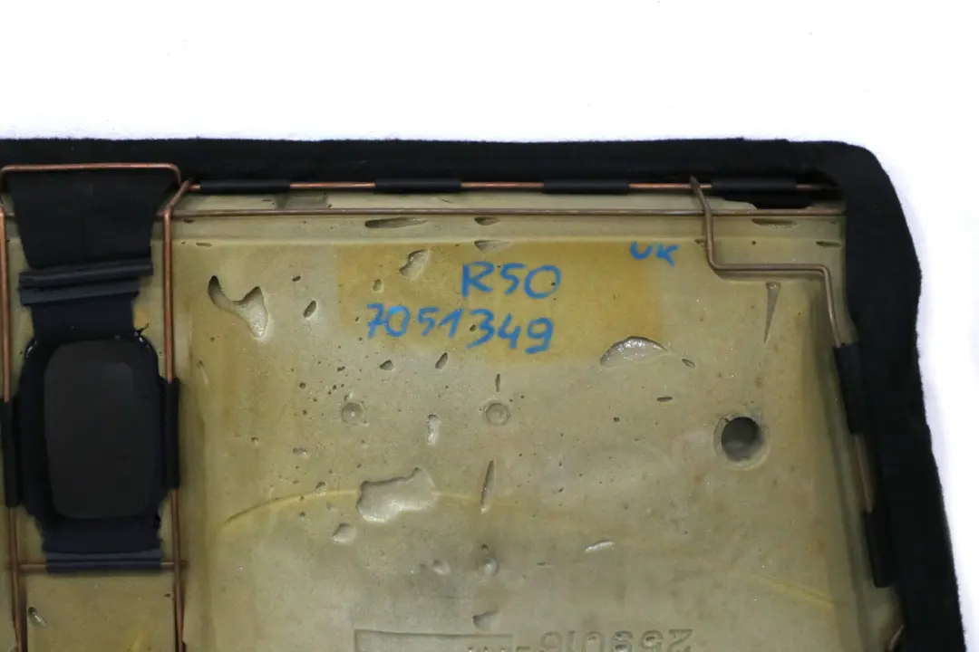 Riferimento Sedile Posteriore Tessuto Panther Nero Kaleido per Mini Cooper R50 con numero di parte 7051349 Mini Cooper R50 Riferimento Sedile Posteriore Tessuto Panther Nero Kaleido - SKU 7051349 - Numero di parte 7051349