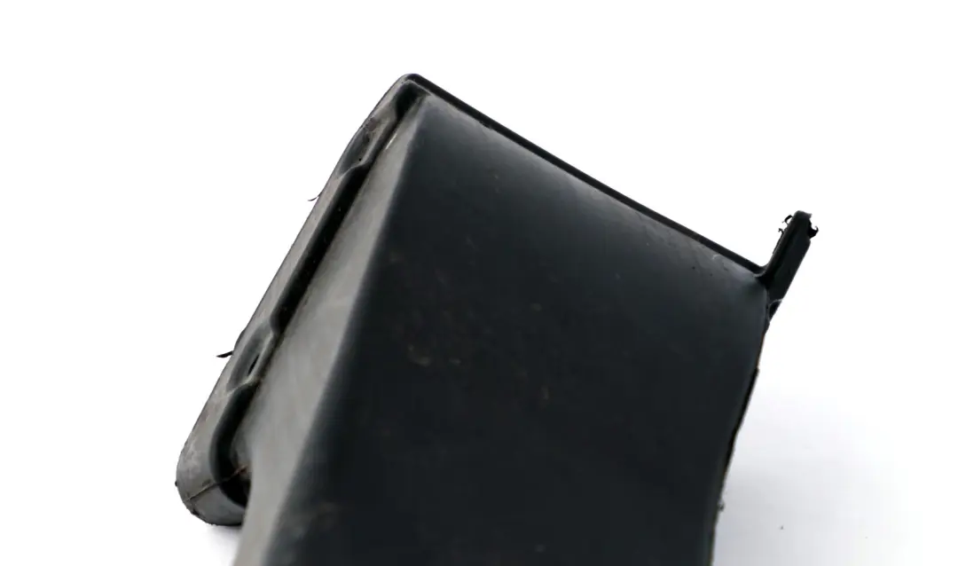 Condotto aria freni anteriore sinistro per BMW E63 E64 con numero di parte 7051485 BMW E63 E64 Condotto aria freni anteriore sinistro - SKU 7051485 - Numero di parte 7051485