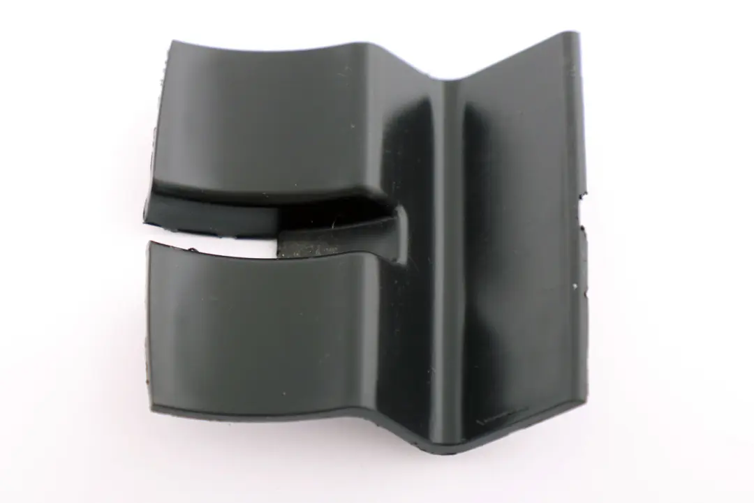 Tapa Apoyabrazos Central Negro para BMW Serie Z4 E85 con número de pieza 7051879 BMW Serie Z4 E85 Tapa Apoyabrazos Central Negro - SKU 7051879 - Número de pieza 7051879