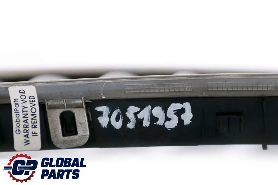 Ziergitter Links Fahrzeugausstattung Chrom für BMW Z4 er E85 E86 mit Teilenummer 7051957 BMW Z4 er E85 E86 Ziergitter Links Fahrzeugausstattung Chrom - SKU 7051957 - Teilenummer 7051957