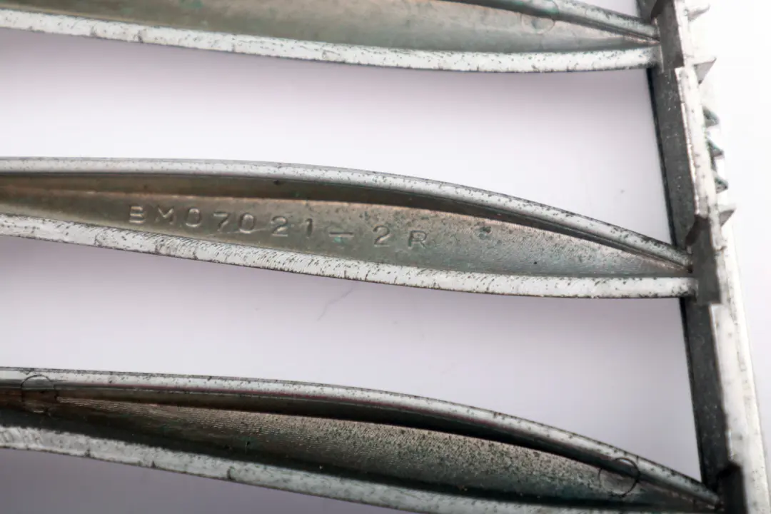 BMW Z4 Series E85 E86 Front Bumper Centre Grille Right O/S Chrome - SKU 7051958 - Part number 7051958