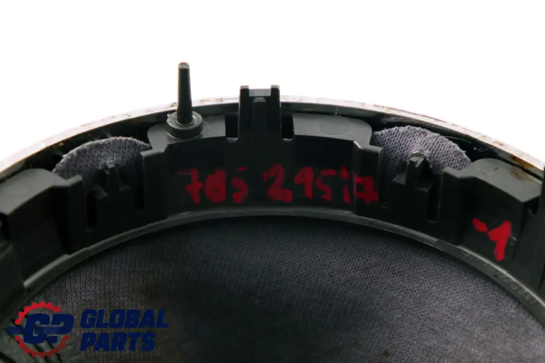 Anello rifinitura Argento Stivale leva Panther Black per Mini Cooper R50 R52 con numero di parte 7052157 Mini Cooper R50 R52 Anello rifinitura Argento Stivale leva Panther Black - SKU 7052157-1 - Numero di parte 7052157