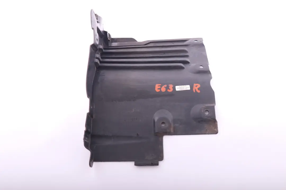 BMW E63 E64 LCI Paso rueda Tapa inferior Carcasa Derecha - SKU 7052474 - Número de pieza 7052474