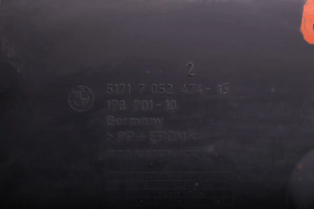Cache Bas Passage Roue Droit pour BMW E63 E64 LCI à propos du numéro de pièce 7052474 BMW E63 E64 LCI Cache Bas Passage Roue Droit - SKU 7052474 - Numéro de pièce 7052474