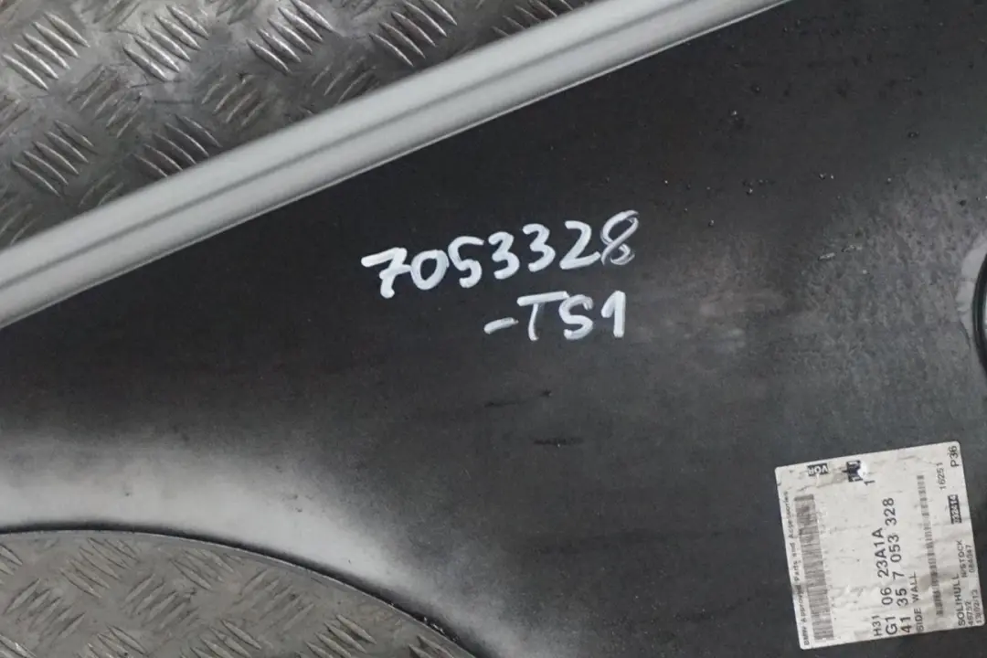 BMW Z4 Reihe E85 E86 1 Seitenwand Vorn Rechts Titansilber Titan Silber - 354 - SKU 7053328-TS1 - Teilenummer 7053328