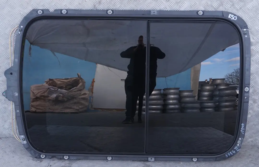 Szyberdach Dach Panorama do MINI R50 o numerze 7053424 MINI R50 Szyberdach Dach Panorama - SKU 7053424 - Numer Części 7053424