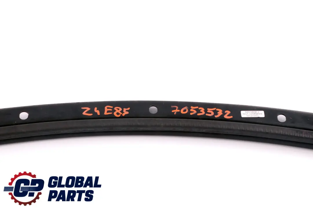 Chiusura Ermetica Lembo Anteriore Frontale per BMW Z4 E85 E86 con numero di parte 7053532 BMW Z4 E85 E86 Chiusura Ermetica Lembo Anteriore Frontale - SKU 7053532-1 - Numero di parte 7053532