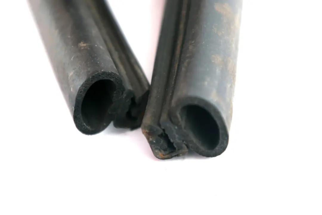 Uszczelka Maski Pokrywy Silnika do BMW E85 Z4 o numerze 7053532 BMW E85 Z4 Uszczelka Maski Pokrywy Silnika - SKU 7053532 - Numer Części 7053532