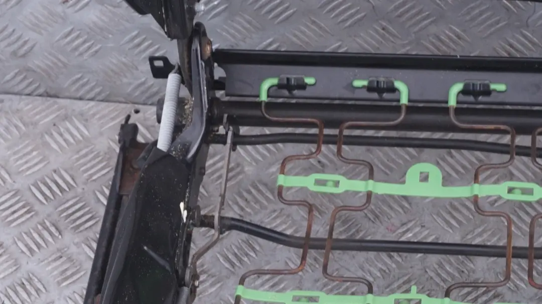 Front Right O/S Seat Backrest Frame Mechanism to BMW Z4 Series E85 E86 with Part number 7053948 BMW Z4 Series E85 E86 Front Right O/S Seat Backrest Frame Mechanism - SKU 7053948 - Part number 7053948