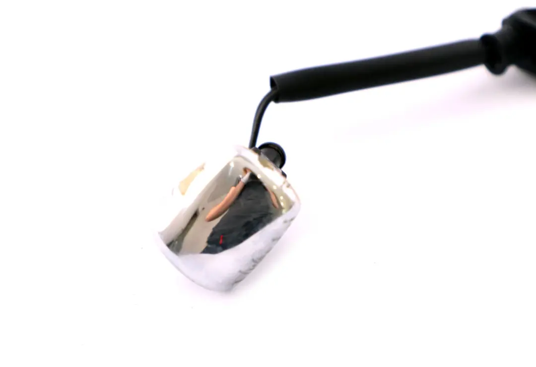 Buse de pulvérisation chauffante lave-glace chromé pour BMW E60 E61 E63 E64 LCI à propos du numéro de pièce 7054447 BMW E60 E61 E63 E64 LCI Buse de pulvérisation chauffante lave-glace chromé - SKU 7054447 - Numéro de pièce 7054447