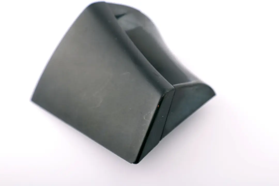 Supporto Cintura Sicurezza Guida Sgonfiaggio Lato Destro O/S per BMW Z4 E85 con numero di parte 7054608 BMW Z4 E85 Supporto Cintura Sicurezza Guida Sgonfiaggio Lato Destro O/S - SKU 7054608-1 - Numero di parte 7054608