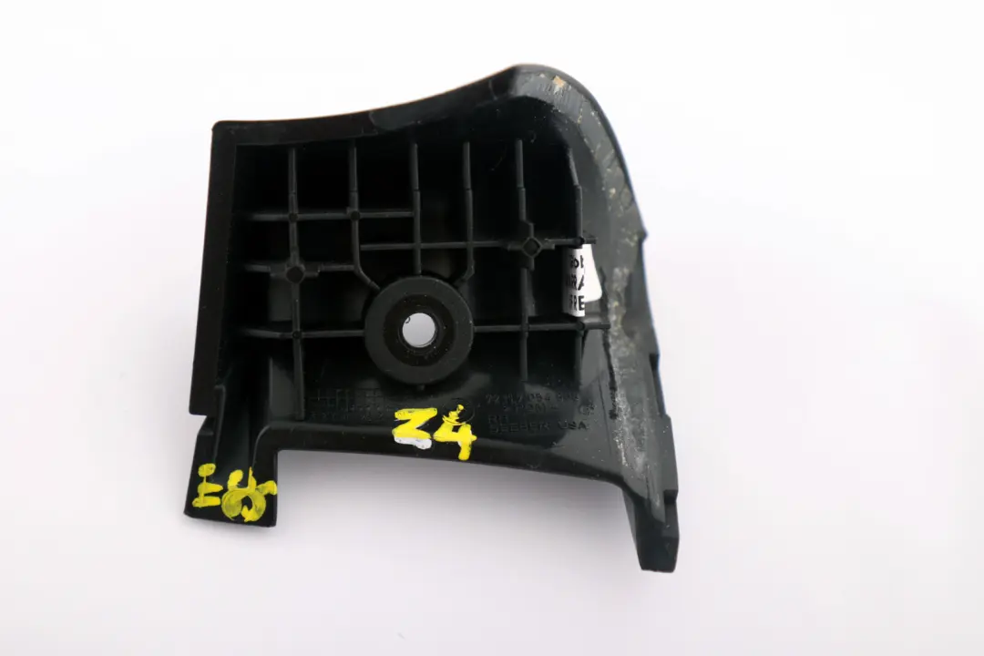 Guia Soporte Cinturon Seguridad Deflrction Lado Derecho para BMW E85 con número de pieza 7054608 BMW E85 Guia Soporte Cinturon Seguridad Deflrction Lado Derecho - SKU 7054608 - Número de pieza 7054608