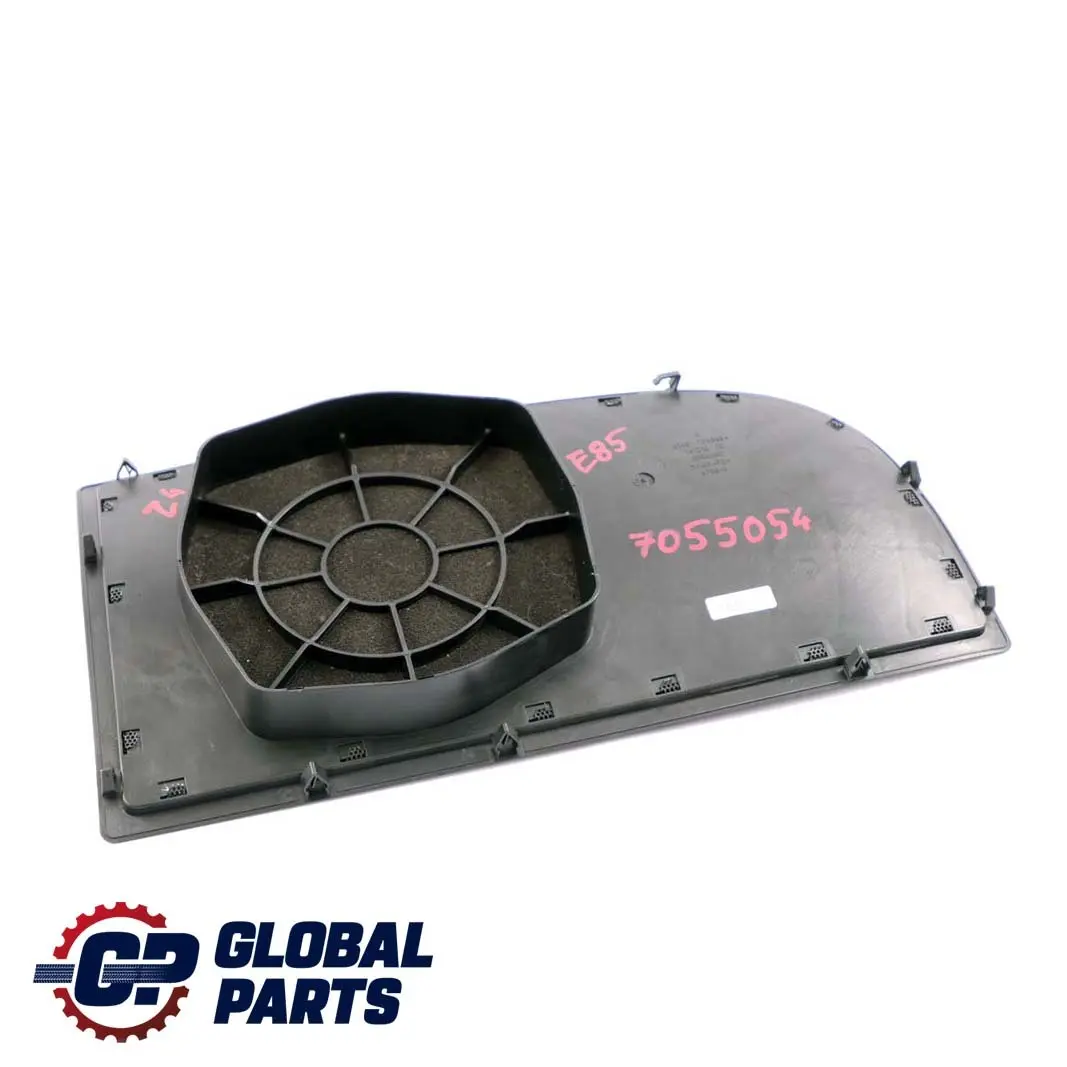 Panel trasero Insertar Cubierta Derecha Trim Negro 7043834 para BMW Z4 E85 con número de pieza 7055054 BMW Z4 E85 Panel trasero Insertar Cubierta Derecha Trim Negro 7043834 - SKU 7055054 - Número de pieza 7055054