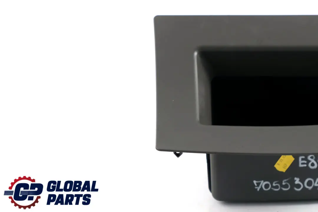 Inserto Panel Trasero Tapa Derecha Gris 7016670 para BMW Serie Z4 E85 con número de pieza 7055304 BMW Serie Z4 E85 Inserto Panel Trasero Tapa Derecha Gris 7016670 - SKU 7055304 - Número de pieza 7055304