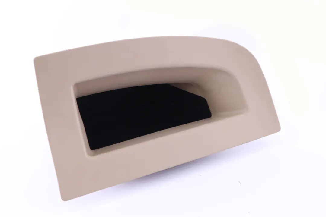 Cache de rangement de la garniture latérale arrière beige, gauche pour BMW Z4 E85 à propos du numéro de pièce 7055305 BMW Z4 E85 Cache de rangement de la garniture latérale arrière beige, gauche - SKU 7055305 - Numéro de pièce 7055305