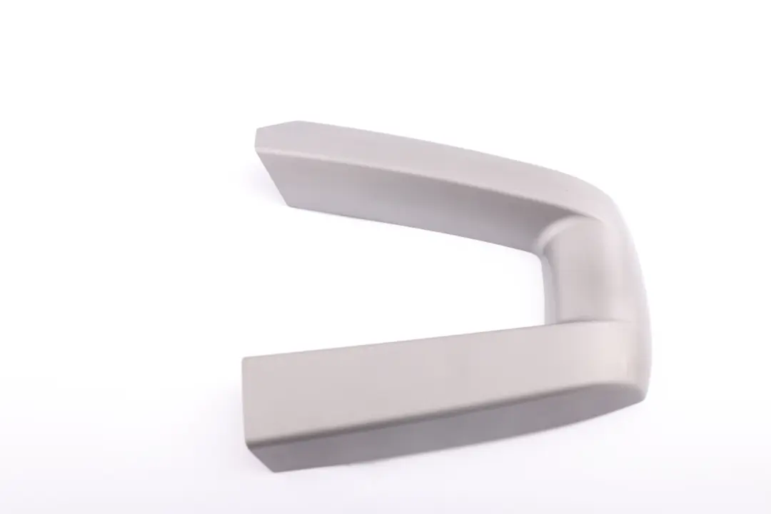 Pannello rivestimento roll bar Sinistro Grigio Argento 7043837 per BMW Z4 E85 con numero di parte 7055439 BMW Z4 E85 Pannello rivestimento roll bar Sinistro Grigio Argento 7043837 - SKU 7055439 - Numero di parte 7055439