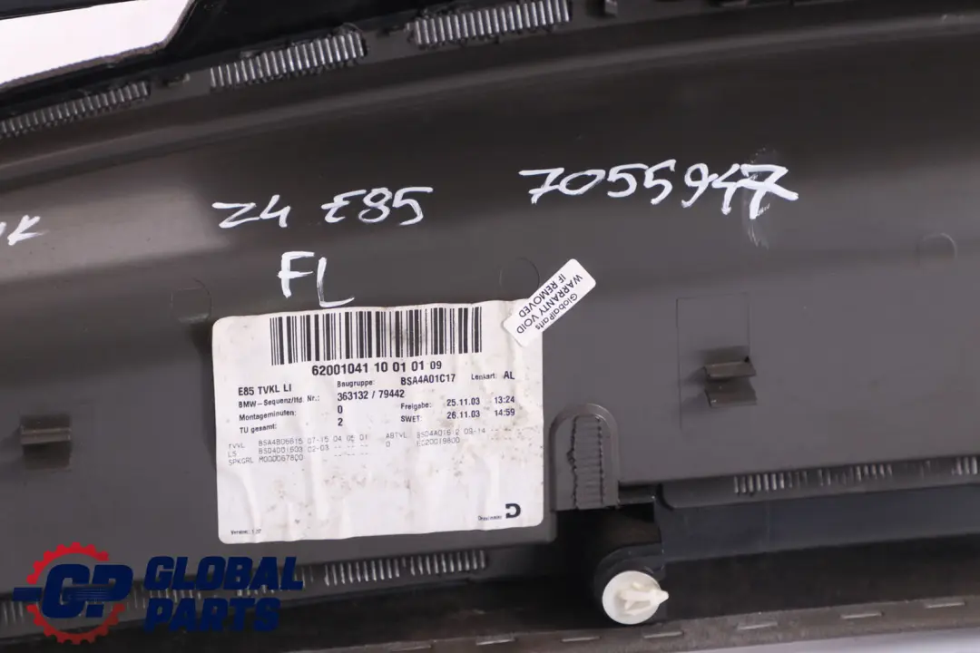 Tapicerka Boczek Drzwi Lewy Skóra do BMW Z4 E85 E86 o numerze 7055947 BMW Z4 E85 E86 Tapicerka Boczek Drzwi Lewy Skóra - SKU 7055947 - Numer Części 7055947