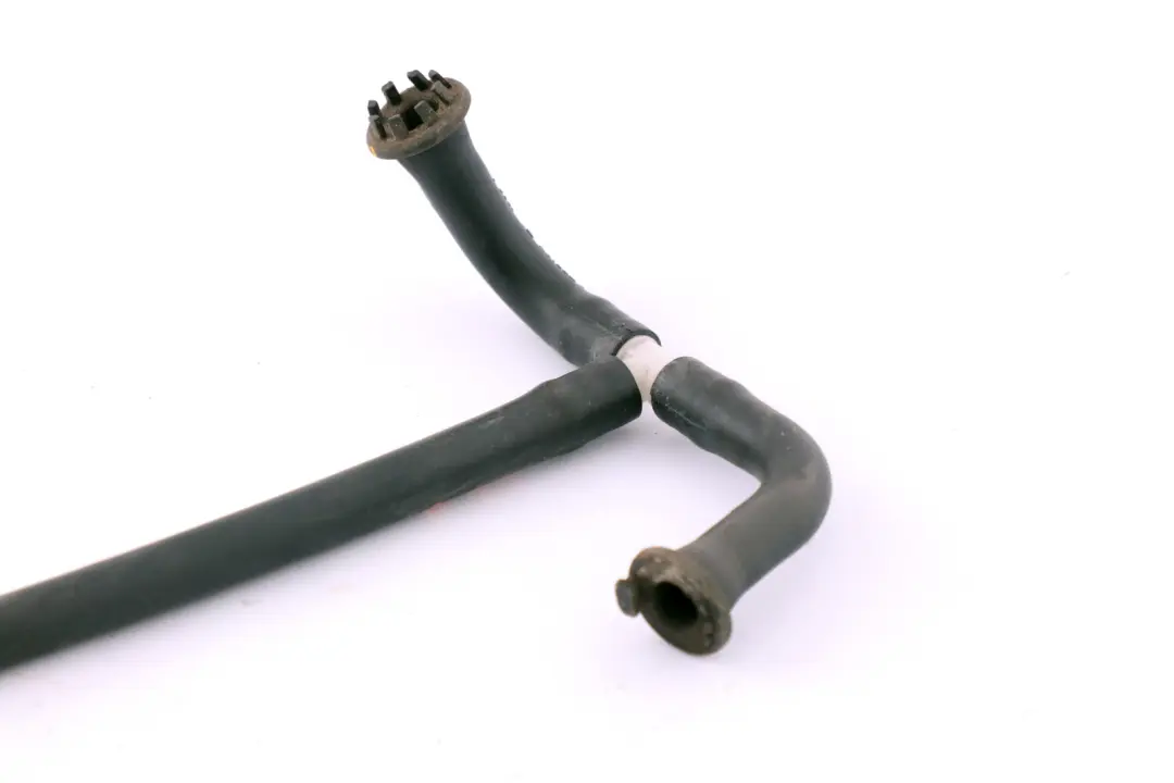 Tubo Acqua Sistema Di Raffreddamento Vent per BMW E64 con numero di parte 7056129 BMW E64 Tubo Acqua Sistema Di Raffreddamento Vent - SKU 7056129 - Numero di parte 7056129