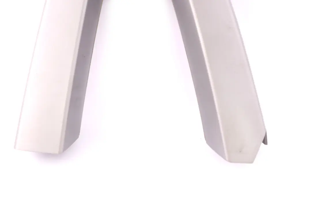 Roll Bar Trim Covering Right O/S Cover Grey Silver to BMW Z4 Series E85 with Part number 7056316 BMW Z4 Series E85 Roll Bar Trim Covering Right O/S Cover Grey Silver - SKU 7056316 - Part number 7056316