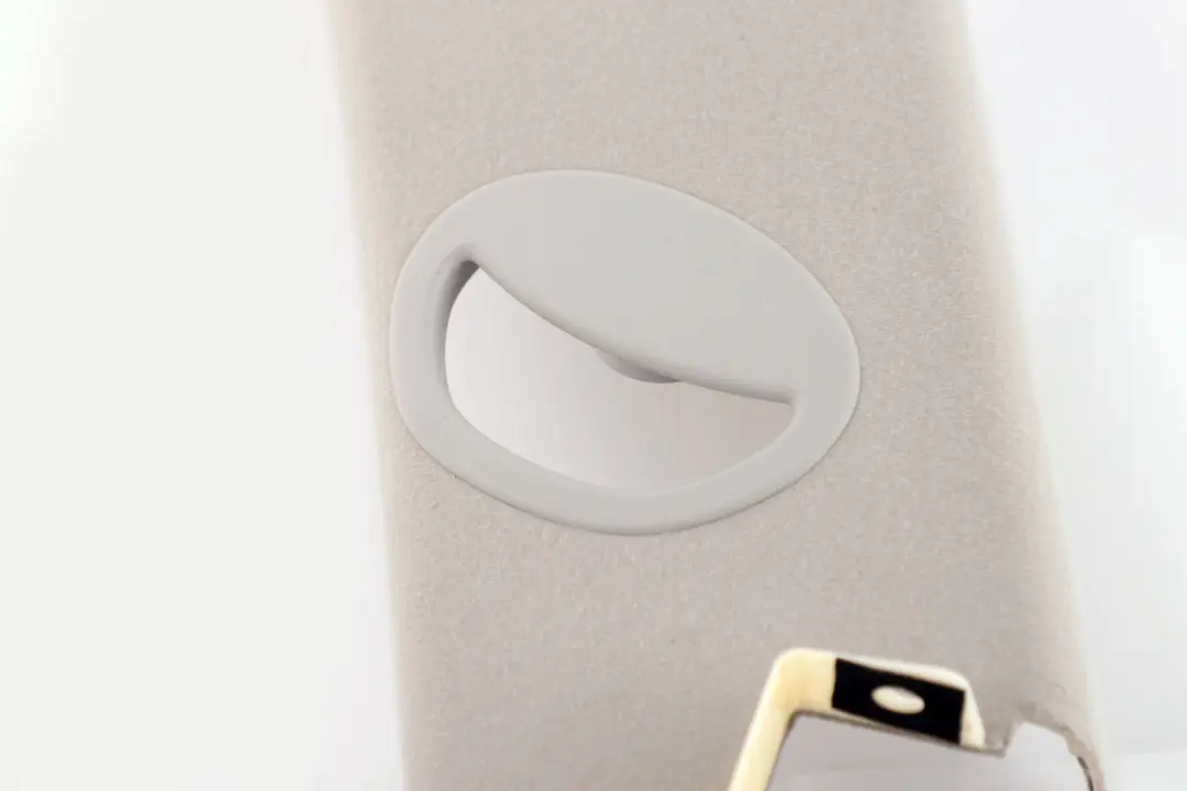 Reihe E53 Verkleidung Säule hinten rechts Hellgrau Grey 5143 für BMW X5 mit Teilenummer 7056360 BMW X5 Reihe E53 Verkleidung Säule hinten rechts Hellgrau Grey 5143 - SKU 7056360 - Teilenummer 7056360